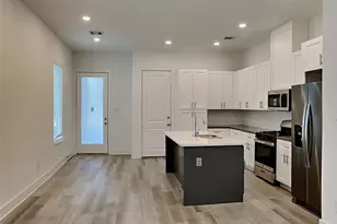 221 Oriole St, Houston, TX 77018 - Photo 2