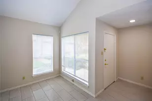 9262 Westwood Village Dr, Houston, TX 77036 - Photo 2