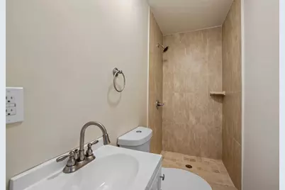 6918 Irvington Boulevard #B, Houston, TX 77022 - Photo 8