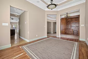 5771 Belarbor St, Houston, TX 77033 - Photo 14