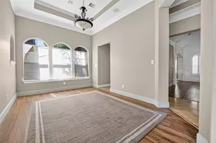 5771 Belarbor St, Houston, TX 77033 - Photo 12