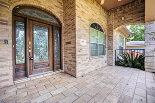 5771 Belarbor St, Houston, TX 77033 - Photo 6