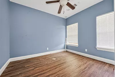 5771 Belarbor Street, Houston, TX 77033 - Photo 30