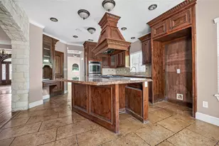 5771 Belarbor St, Houston, TX 77033 - Photo 18