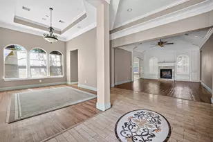 5771 Belarbor St, Houston, TX 77033 - Photo 8