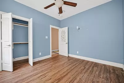 5771 Belarbor Street, Houston, TX 77033 - Photo 32