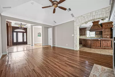 5771 Belarbor Street, Houston, TX 77033 - Photo 24