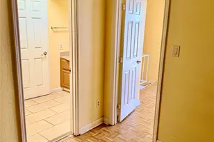 7047 Bissonnet St, Houston, TX 77074 - Photo 8