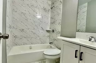 10210 Ashville Dr, Houston, TX 77051 - Photo 6