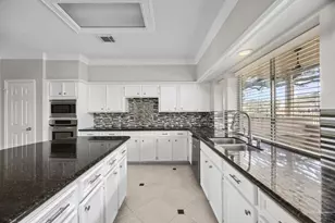7915 Capri Cir, Houston, TX 77095 - Photo 14