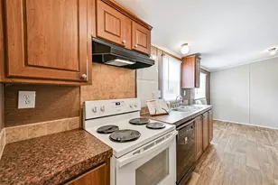 1036 9th St, Dickinson, TX 77539 - Photo 14