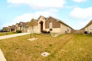 1022 Fannin St, Brenham, TX 77833 - Photo 8