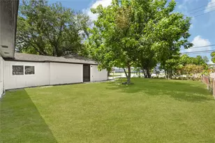 108 Chandler Dr, Baytown, TX 77521 - Photo 24