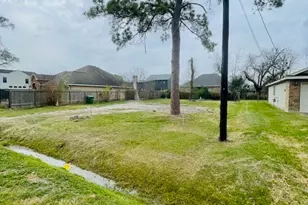 4817 Paula St, Houston, TX 77033 - Photo 2