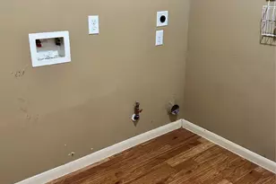 8421 Lawler St, Houston, TX 77051 - Photo 32