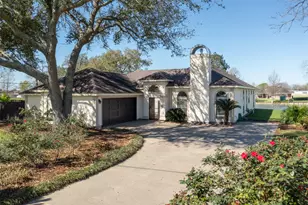 315 Bolling Green Dr, Wharton, TX 77488 - Photo 1