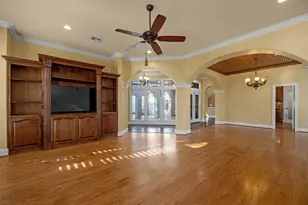 315 Bolling Green Dr, Wharton, TX 77488 - Photo 6