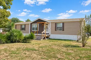 303 N Market St, Bremond, TX 76629 - Photo 2