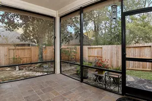 15 Lilac Ridge Pl, The Woodlands, TX 77384 - Photo 4