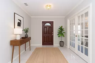 702 E Haven Ct, Friendswood, TX 77546 - Photo 2