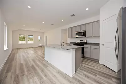 5208 Purple Beebalm Way, Houston, TX 77048 - Photo 2