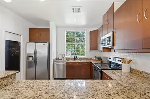 310 S Jensen Dr, Houston, TX 77003 - Photo 16