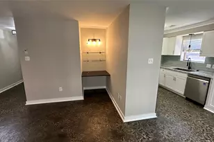 2 W Mistybreeze Cir, The Woodlands, TX 77381 - Photo 4