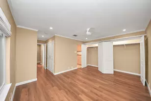 153 Litchfield Ln, Houston, TX 77024 - Photo 10