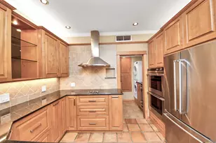 153 Litchfield Ln, Houston, TX 77024 - Photo 16