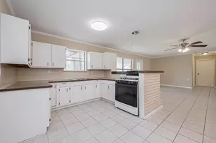 14 Veronica Ln, Huntsville, TX 77340 - Photo 8