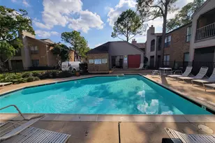 2025 Augusta Dr, Houston, TX 77057 - Photo 32