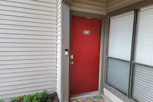 2025 Augusta Dr, Houston, TX 77057 - Photo 2