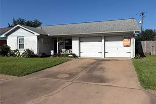 2805 Pine St, Galveston, TX 77551 - Photo 2
