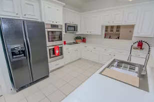 14323 Reissen Ln, Houston, TX 77069 - Photo 6
