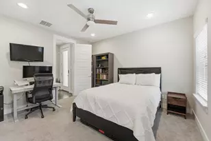 2057 Sherwood Forest St, Houston, TX 77043 - Photo 14
