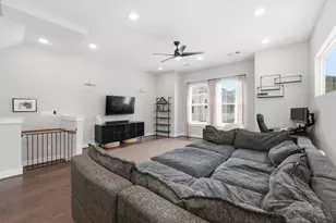 2057 Sherwood Forest St, Houston, TX 77043 - Photo 10