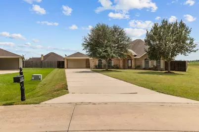 28027 Trade Wind Court, Rosharon, TX 77583 - Photo 2
