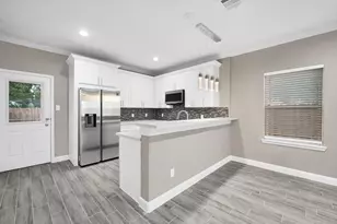 5807 Southmund St, Houston, TX 77033 - Photo 4