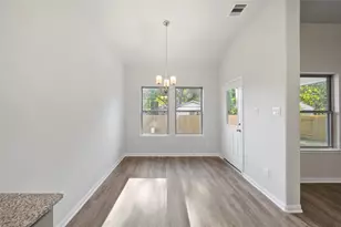 511 Johnson St, Dayton, TX 77535 - Photo 8