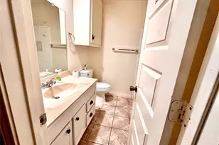 7754 Bunker Wood Ln, Houston, TX 77086 - Photo 10