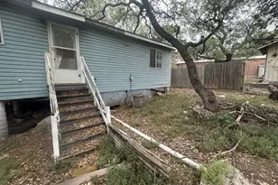 855 15th W, Lakehills, TX 78063 - Photo 4
