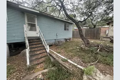 855 15th W, Lakehills, TX 78063 - Photo 4