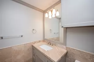 9015 Gaylord St, Hedwig Village, TX 77024 - Photo 16