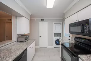 9015 Gaylord St, Hedwig Village, TX 77024 - Photo 10