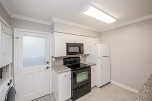 9015 Gaylord St, Hedwig Village, TX 77024 - Photo 6