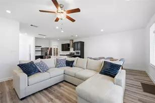 2919 Crown Gate Dr, Houston, TX 77047 - Photo 16
