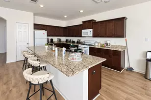 11115 Beverley Pk St, Sugar Land, TX 77498 - Photo 4