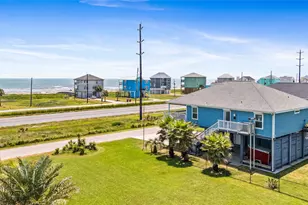 22902 Verano Dr, Galveston, TX 77554 - Photo 2