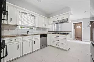 2227 Pine River Dr, Houston, TX 77339 - Photo 8