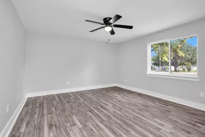 101 April Point Place, Conroe, TX 77356 - Photo 12